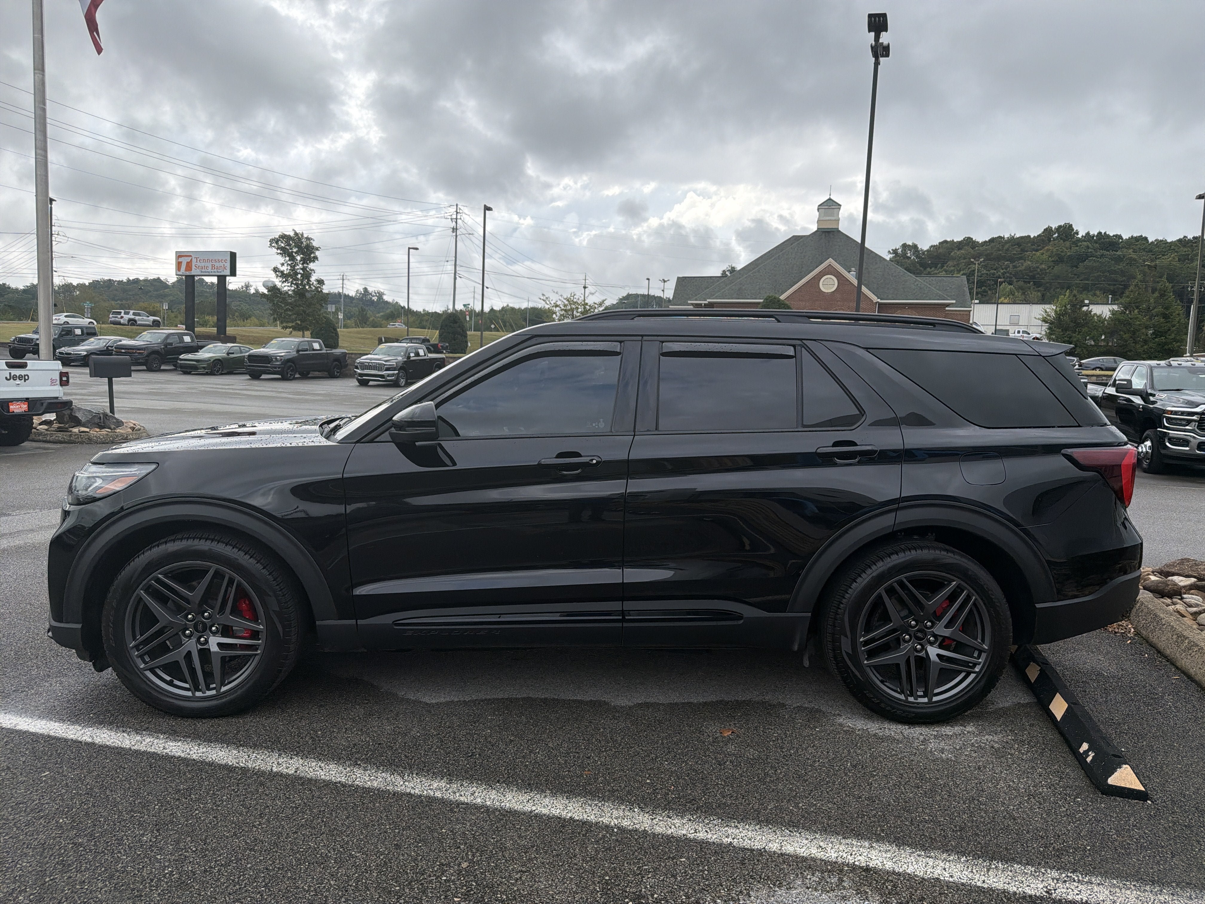 Used 2026 Ford Explorer ST w/ Sun And Sound Package AWD/4WD image 1
