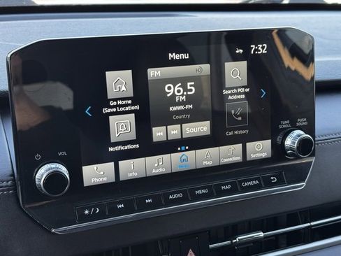 Used 2024 Mitsubishi Outlander SE image 3