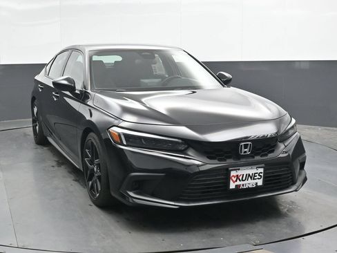 Used 2023 Honda Civic Sport image 5