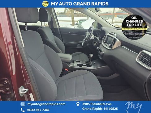 Used 2019 Kia Sorento LX w/ LX Convenience Package image 22