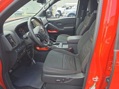 Certified 2025 Nissan Frontier PRO-4X w/ Interior Protection Package AWD/4WD image 14