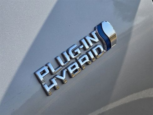 Used 2019 Toyota Prius Prime Advanced image 11