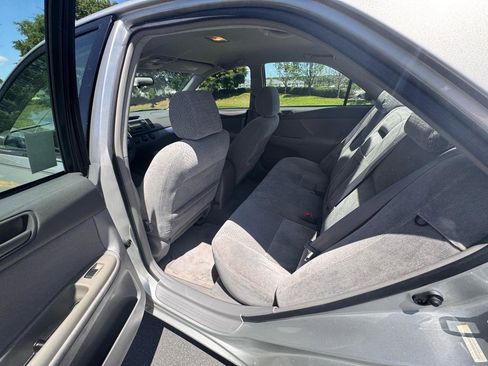 Used 2002 Toyota Camry XLE FWD image 19