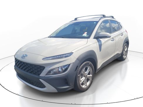 Used 2023 Hyundai Kona SEL FWD image 3