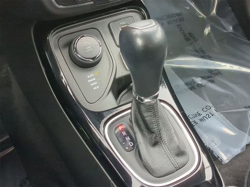 Certified 2018 Jeep Compass Latitude w/ Popular Equipment Group image 30