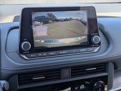 Used 2024 Nissan Rogue SV image 19