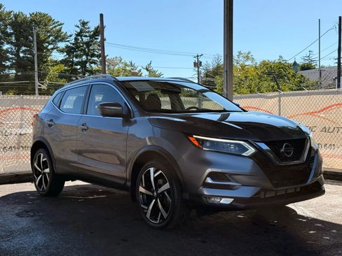 Used 2022 Nissan Rogue Sport SL w/ Premium Package image 6