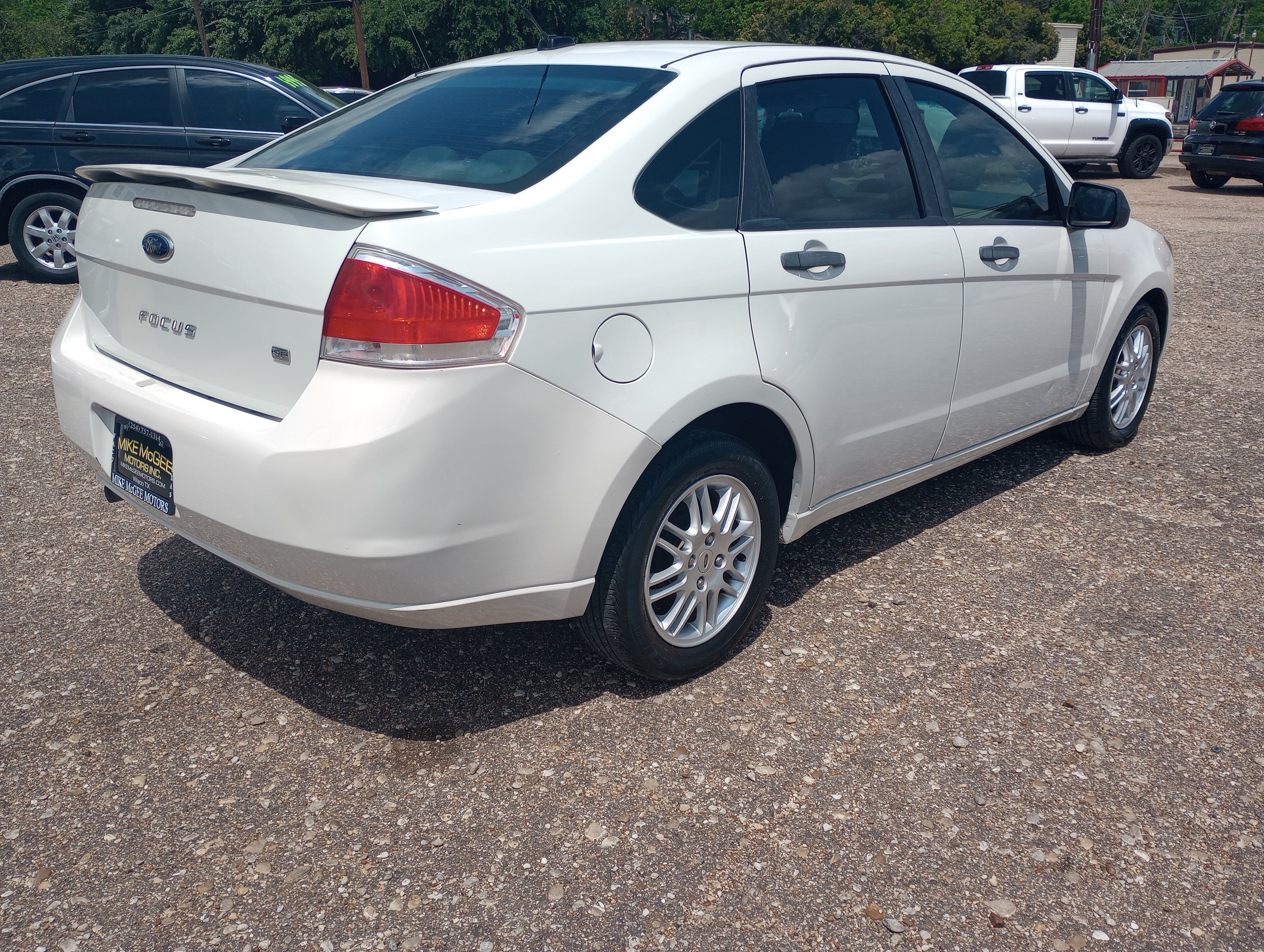 Used 2010 Ford Focus SE FWD image 7