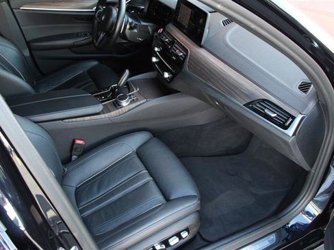 Used 2021 BMW M550i xDrive AWD/4WD image 21