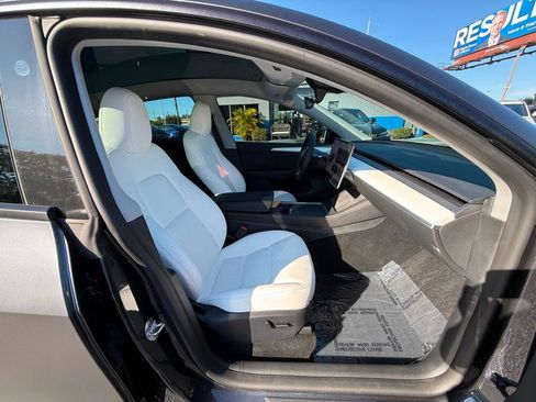 Used 2024 Tesla Model Y Long Range image 33