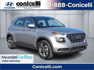 Used 2023 Hyundai Venue SEL video 1