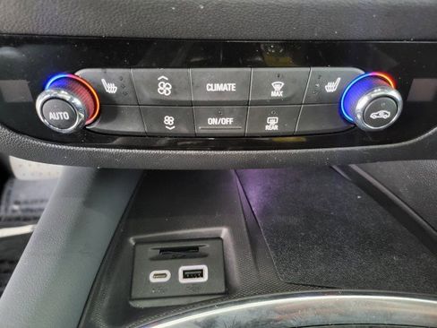 Used 2024 Buick Enclave Essence w/ Experience Buick Package image 24