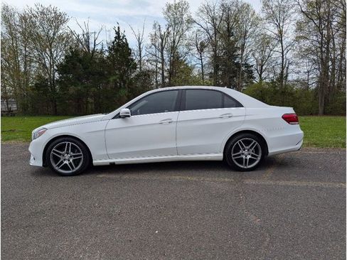 Used 2015 Mercedes-Benz E 350 4MATIC Sedan w/ Premium 1 Package image 9