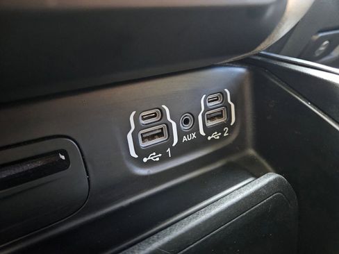 Used 2019 RAM 1500 Laramie image 19