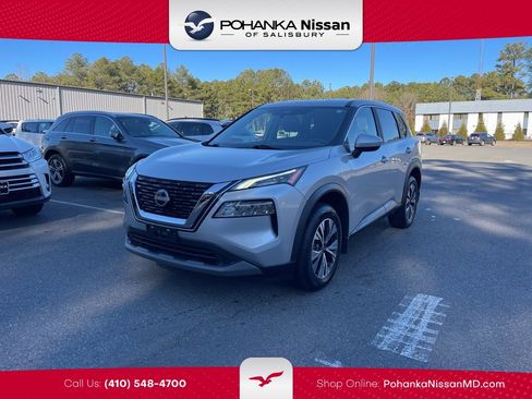 Used 2023 Nissan Rogue SV image 1