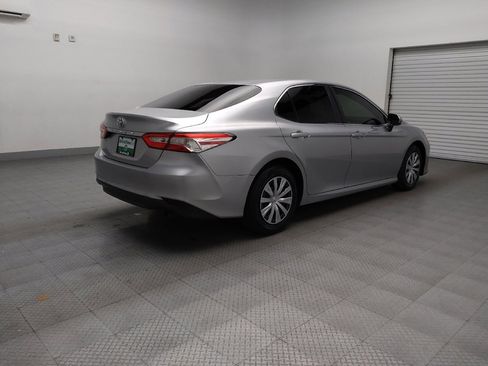 Used 2018 Toyota Camry L image 9