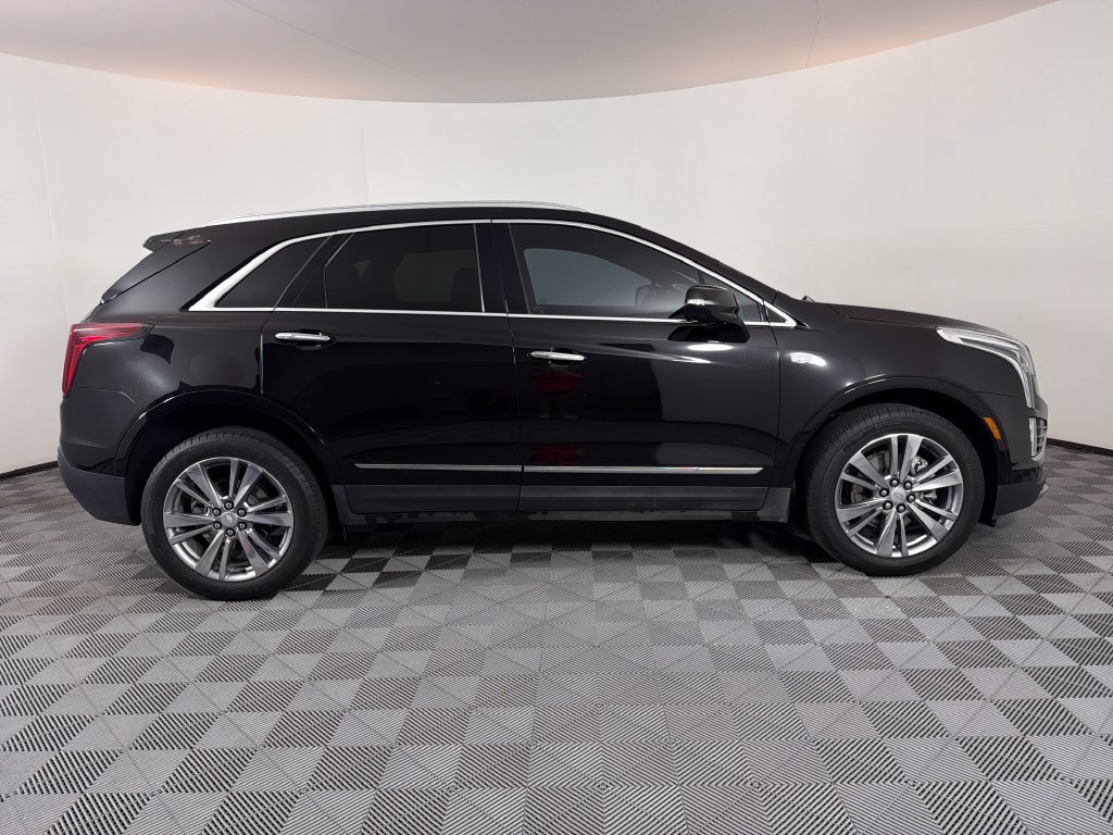 Used 2023 Cadillac XT5 Premium Luxury AWD/4WD image 2