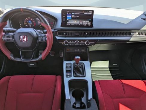 Used 2025 Honda Civic Type R image 15