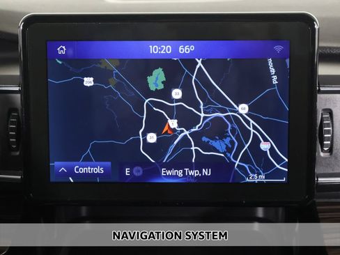 Used 2021 Ford Explorer Limited RWD image 3
