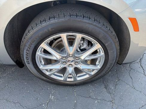 Used 2023 Buick Enclave Essence w/ Experience Buick Package AWD/4WD image 7