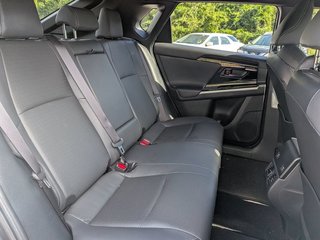 Used 2024 Toyota bZ4X FWD image 27