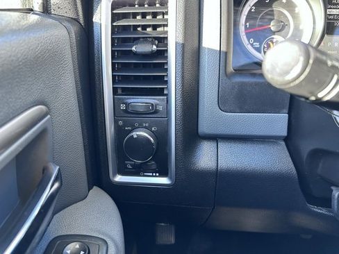 Used 2013 RAM 1500 Classic SLT image 19