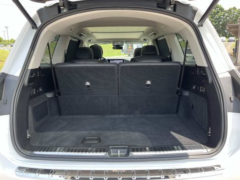 Used 2025 Mercedes-Benz GLS 450 4MATIC image 11