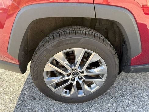 Used 2020 Toyota RAV4 XLE Premium AWD/4WD image 21