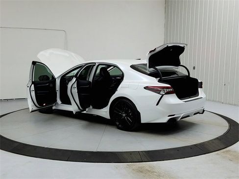 Used 2023 Toyota Camry XSE image 13