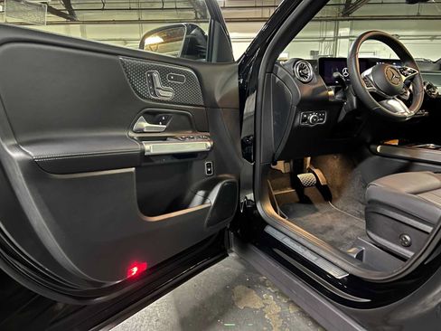 Certified 2026 Mercedes-Benz GLB 250 4MATIC image 22