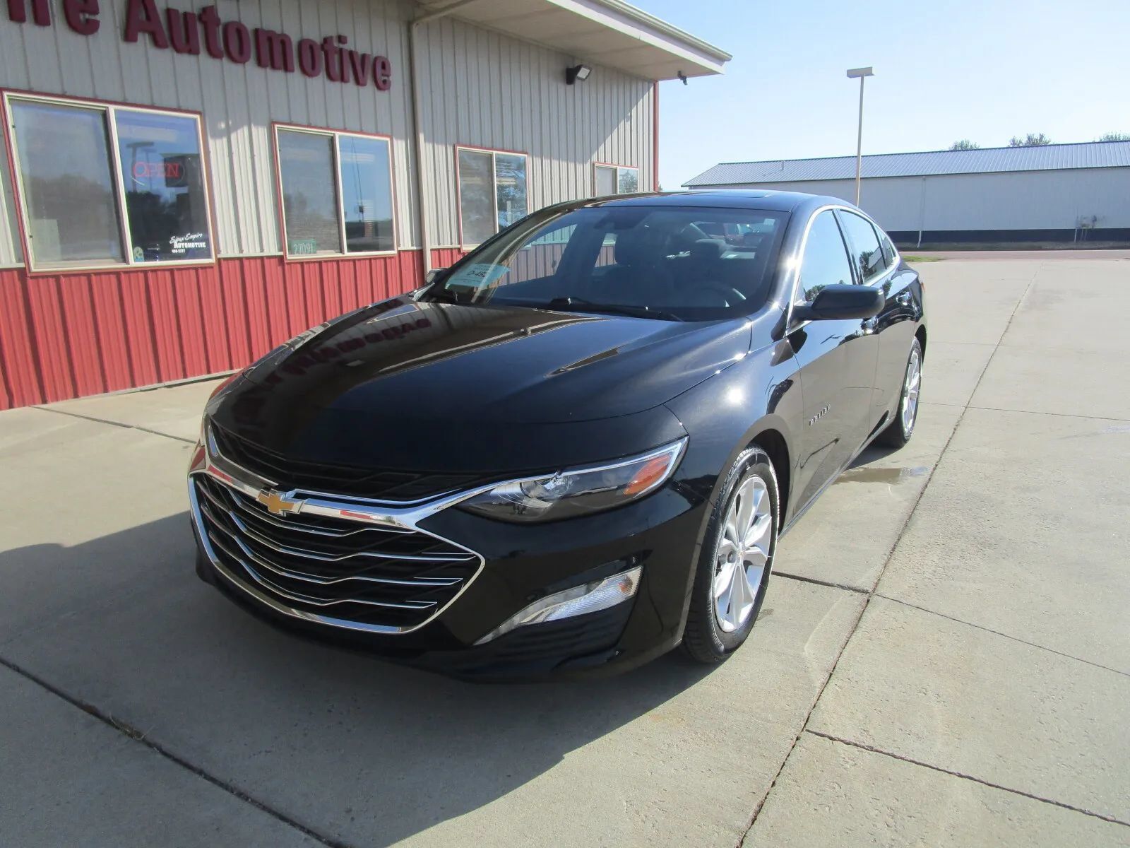 Used 2024 Chevrolet Malibu LT FWD image 3