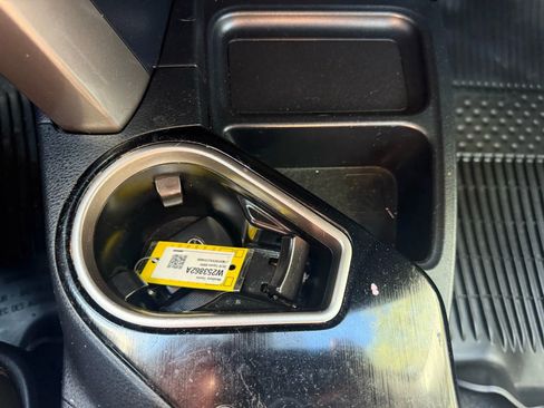 Used 2018 Toyota RAV4 Limited image 23