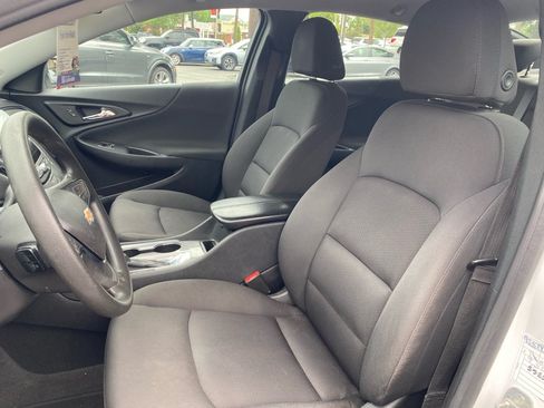 Used 2020 Chevrolet Malibu LT FWD image 27