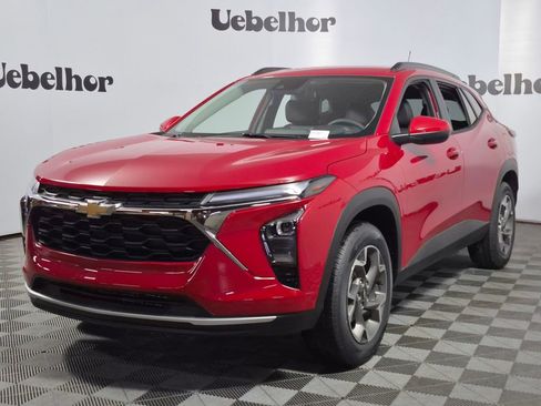 New 2026 Chevrolet Trax LT w/ Driver Confidence Package FWD image 3