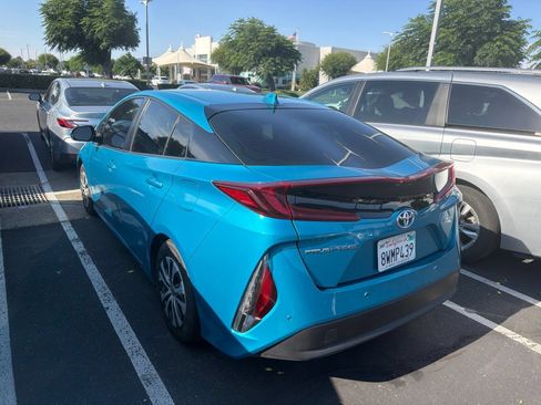 Certified 2021 Toyota Prius Prime Limited w/ Carpet Mat Package (TMS) FWD image 4