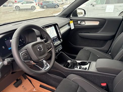 New 2026 Volvo XC40 B5 Ultra w/ Protection Package Premier AWD/4WD image 20