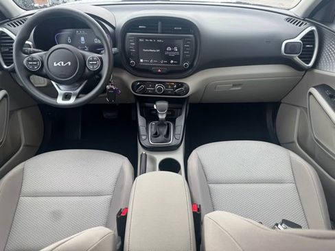 Certified 2025 Kia Soul LX image 16