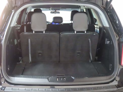 Used 2022 Ford Explorer XLT w/ Equipment Group 202A image 19