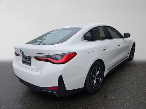 Used 2023 BMW i4 eDrive35 RWD image 3