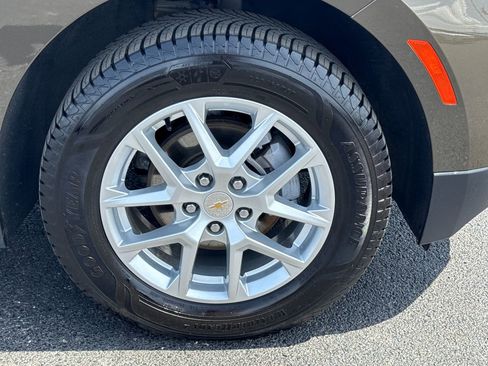 Used 2024 Chevrolet Equinox LT w/ Driver Convenience Package AWD/4WD image 9