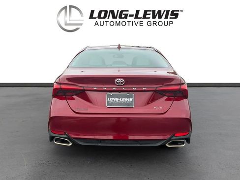 Used 2019 Toyota Avalon XLE w/ Moonroof Package FWD image 5