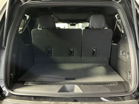 New 2026 Chevrolet Suburban High Country image 35