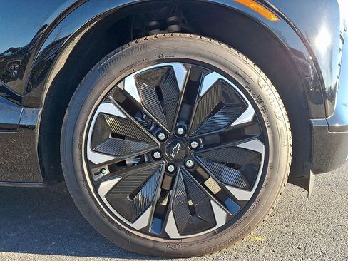 Used 2024 Chevrolet Blazer EV RS image 8