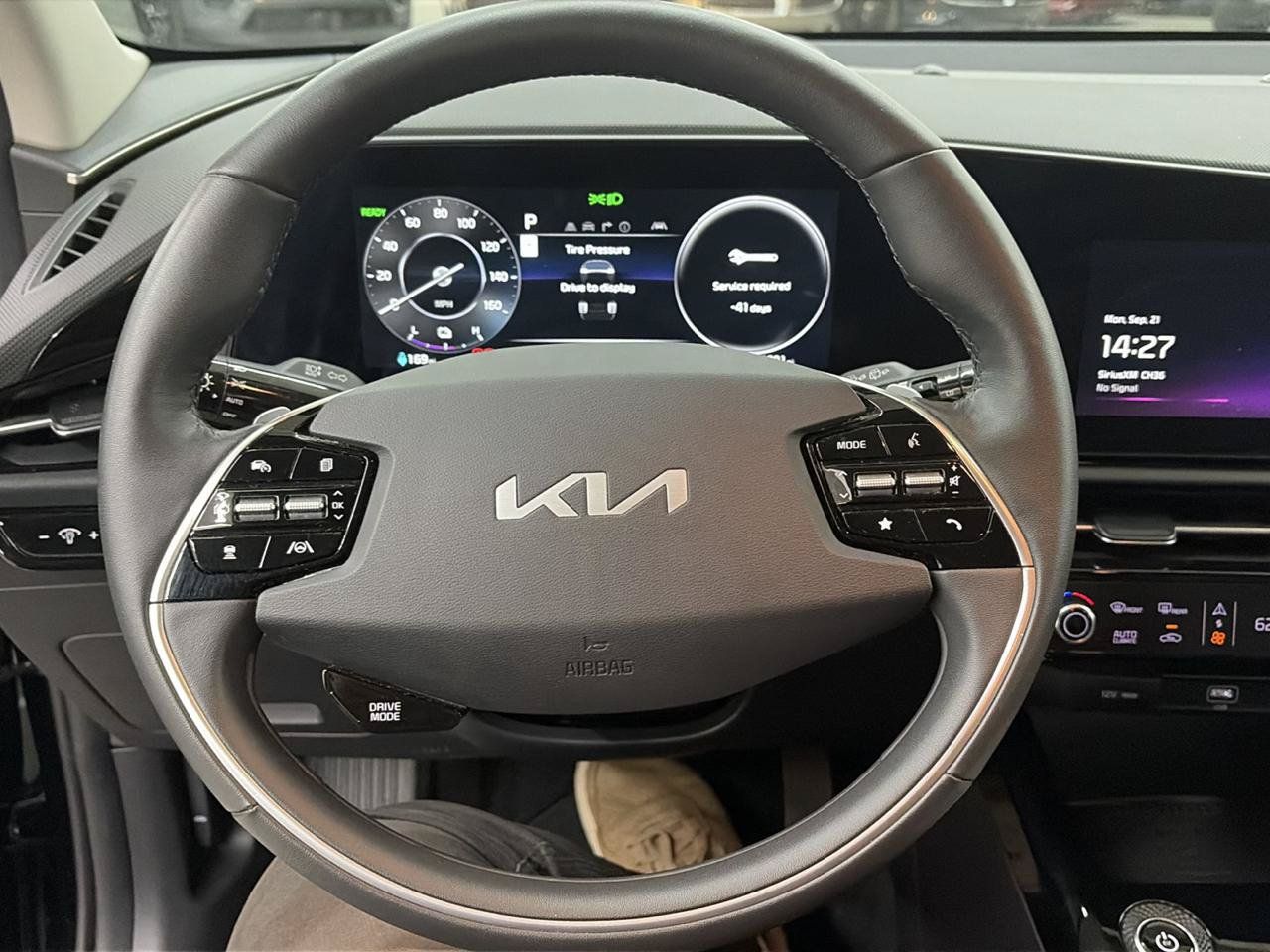 Used 2023 Kia Niro Wind w/ Wind Preserve Package FWD image 13