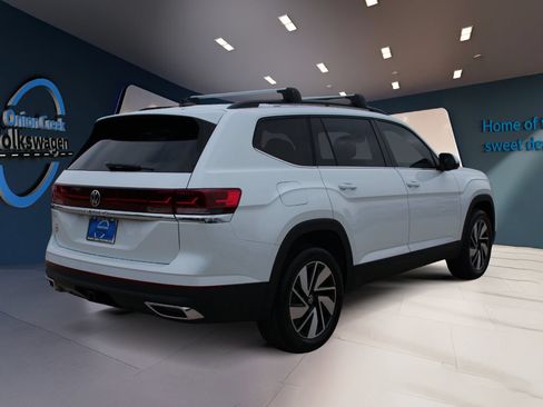 Certified 2026 Volkswagen Atlas SE FWD image 5