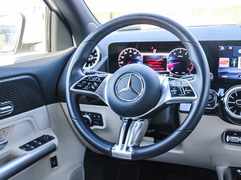 Certified 2025 Mercedes-Benz GLA 250 image 15