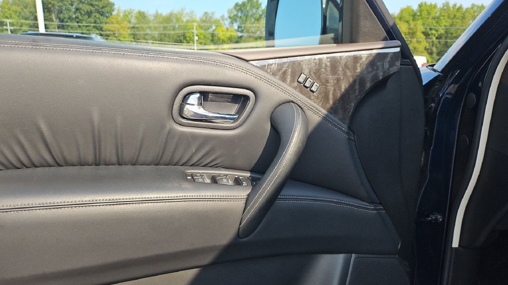 Certified 2023 Nissan Armada Platinum w/ Captain's Chairs Package RWD image 3