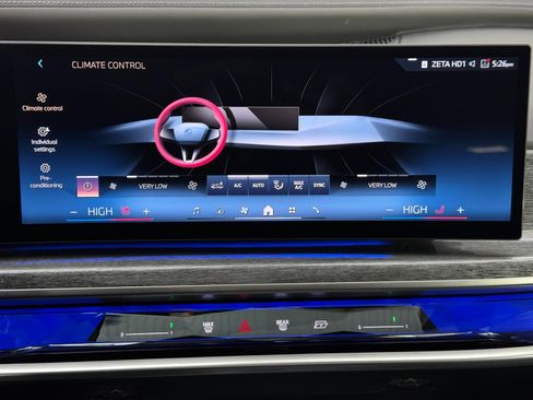 Used 2023 BMW 760i xDrive w/ Executive Package image 30