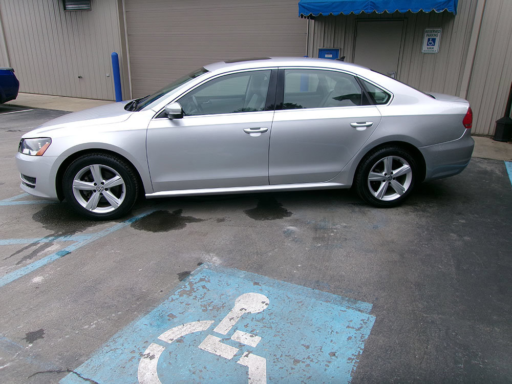 Used 2013 Volkswagen Passat 2.5 SE FWD image 3