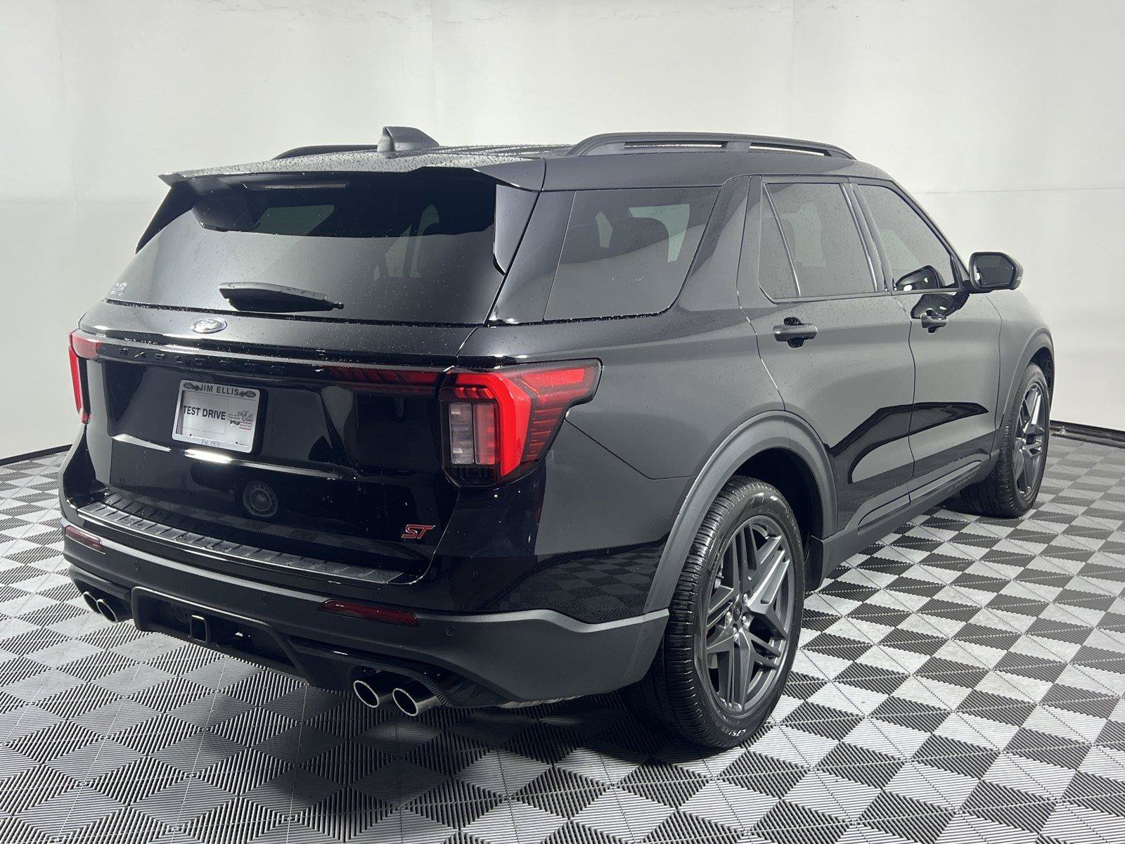 Used 2025 Ford Explorer ST AWD/4WD image 6